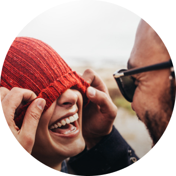 Bakom det röda är vi gröna