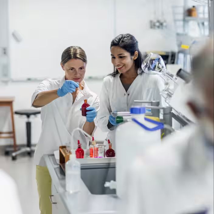 människor i laboratorium